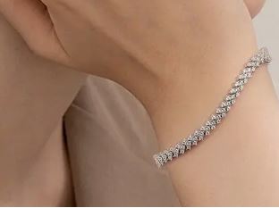 Womens Moissanite Tennis Bracelet - Elegant Interlocking Chain