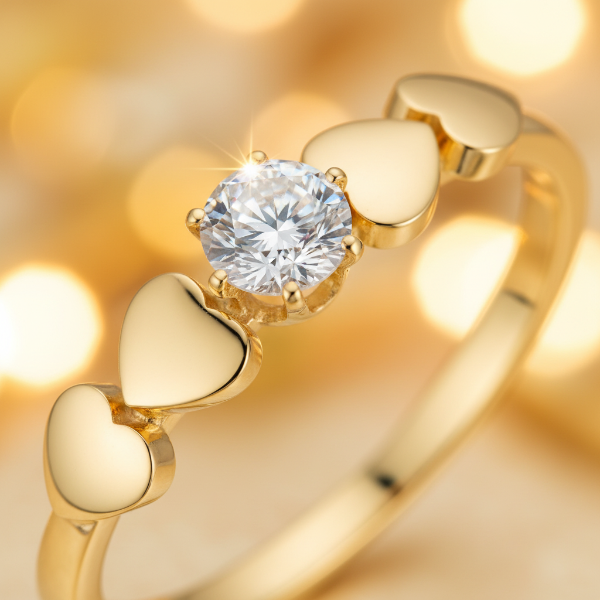 Gold heart ring - detail close-up